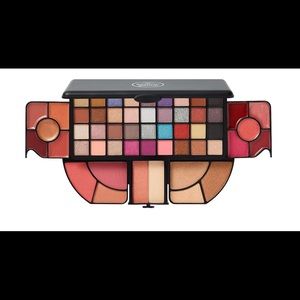 Brand New- Beauty Gems- Master Glam Kit